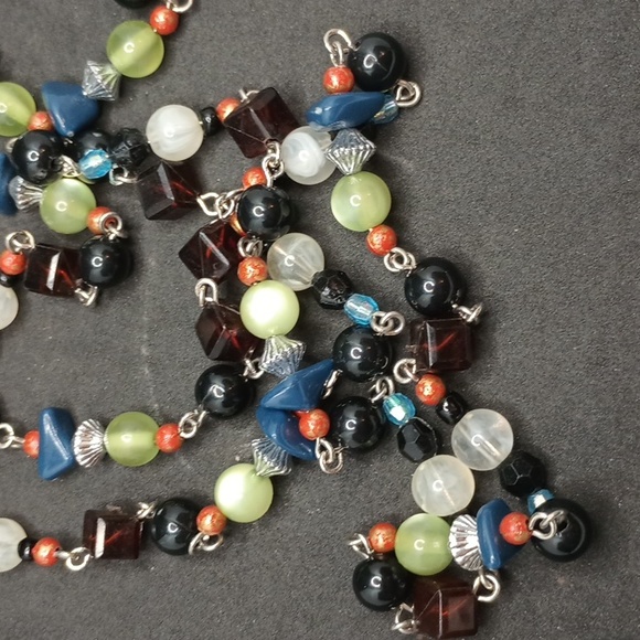 vintage long beaded chip necklace - Picture 2 of 2